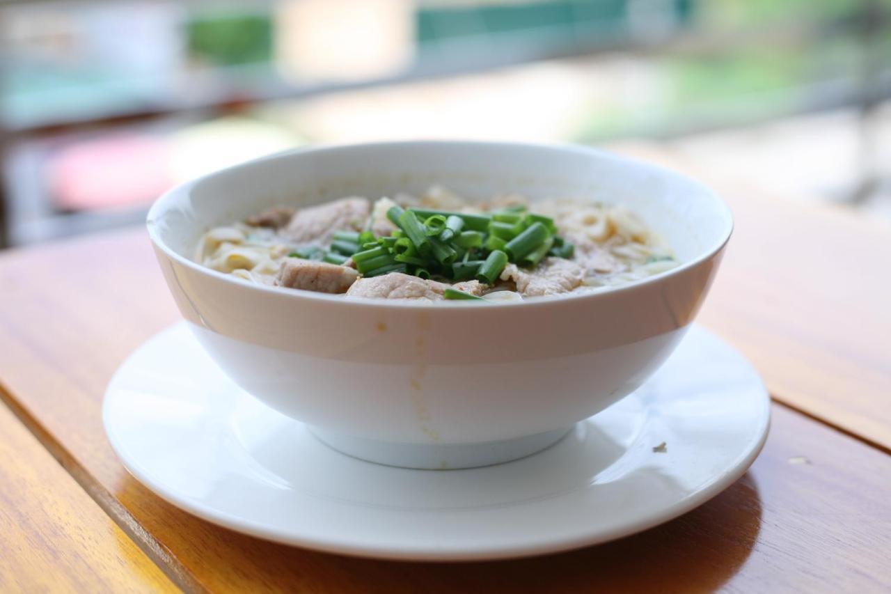 Sky Hotel Phong Nha Zewnętrze zdjęcie